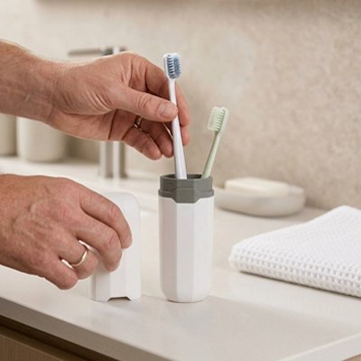 Etui à brosse à den, blanc, Chaque tête avec un trou d'aération Avec housse de protection
