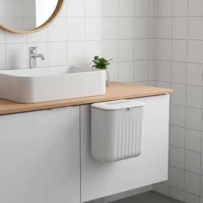 Petit poubelle salle de bain suspendue blanche murale