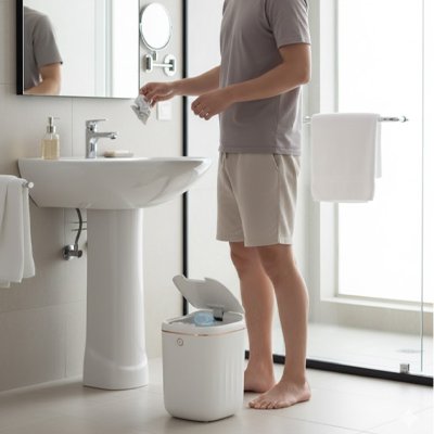 Petite Poubelle salle de bain discrète blanche élégante capteur automatique 