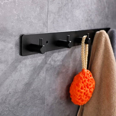 Porte manteau mural salle de bain barre noire à 5 crochets
