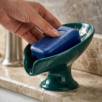 Porte savon ventouse auto-drainant en céramique en forme de feuille, aspect marbre bleu