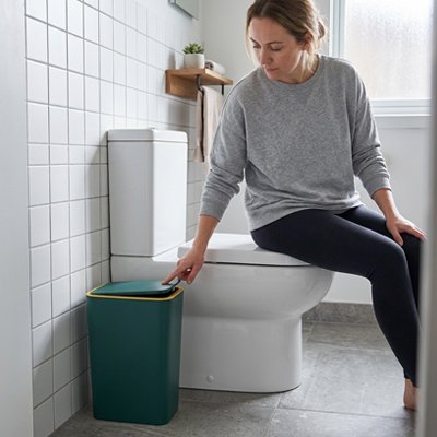 poubelle de salle de bain plastique avec couvercle supérieur à pression pour toilettes, verte