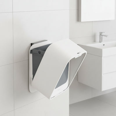 poubelle de salle de bains, murale, grise et blanche, originale et hygiénique avec capteur
