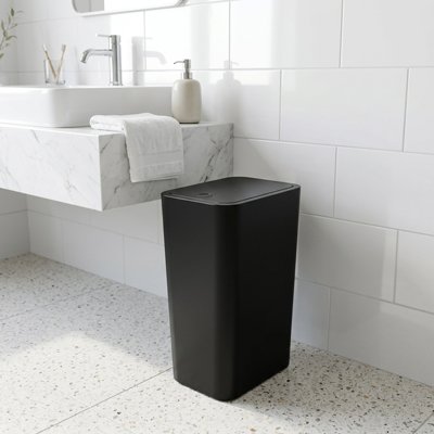 Poubelle de salle de bains noire Design mince , Ouverture du couvercle à une touche