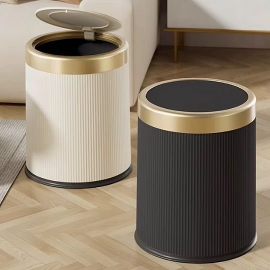 poubelle plastique ronde noire ou blanche et dorée avec couvercle clapet avec seau intérieur amovible