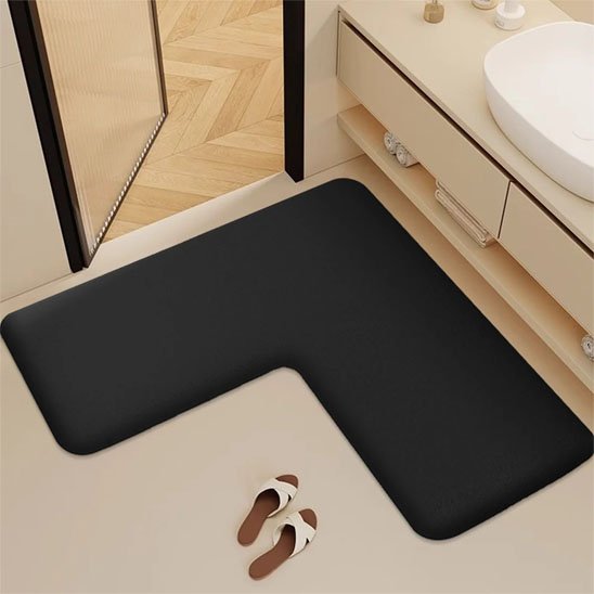 Tapis de salle de bain noir absorbant en flanelle épaisse en forme de L