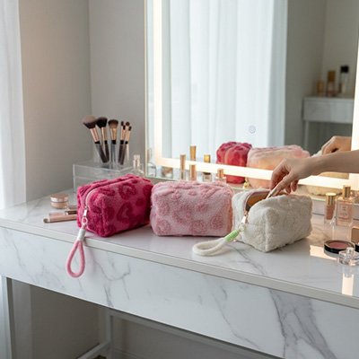 Trousse de toilette en peluche avec poignée rose rouge blanche pour maquillage motif cœur