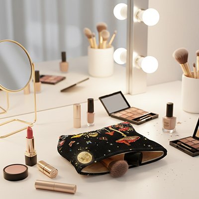 Trousse de toilette femme fermeture dorée motif champignons papillons nuit 