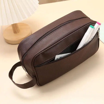 Trousse de toilette homme marron étanche avec large poignée 